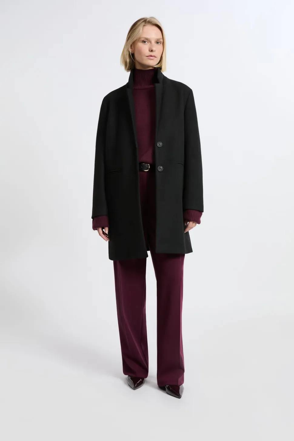 Abrigo corto de corte recto con lana