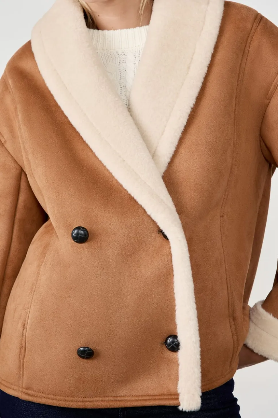 Abrigo corto de piel sintética