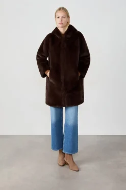 Abrigo largo de piel sintética