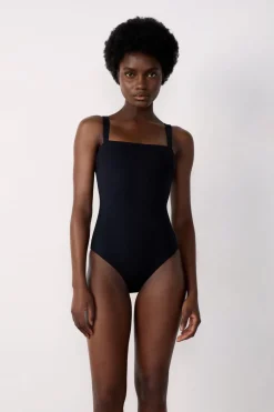 Bañador moldeador de cuello cuadrado