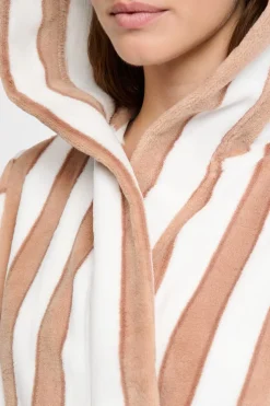 Bata de media longitud a rayas