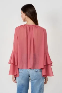 Blusa con mangas de volantes