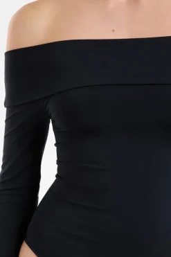 Body con hombros descubiertos