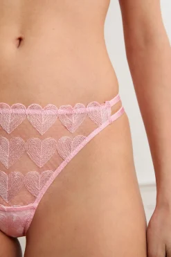 Braga de encaje con motivos de corazones