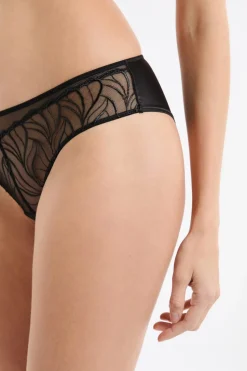 Bragas brasileñas con bordado floral