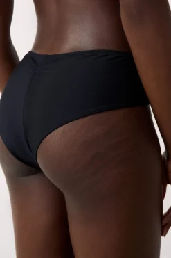 Braguita brasileña con detalle de anilla