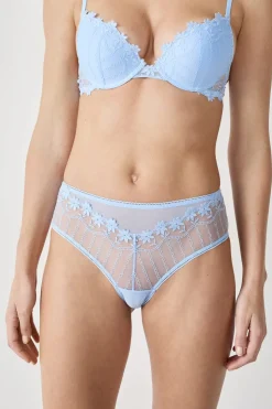 Braguita brasileña de tul bordado