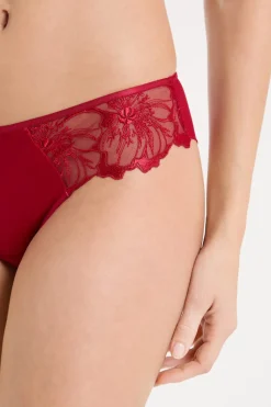 Braguita brasileña de tul bordado