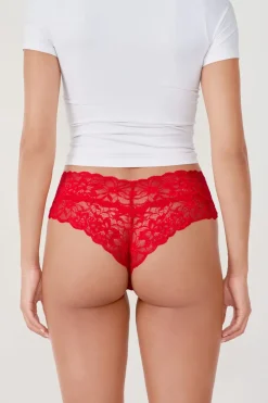 Braguita brasileña en V de encaje