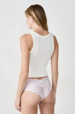 Braguita brasileña en V de encaje