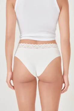 Braguita brasileña en V de microfibra y encaje