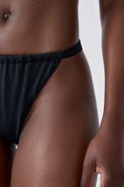 Braguita de bikini brasileña de pierna alta