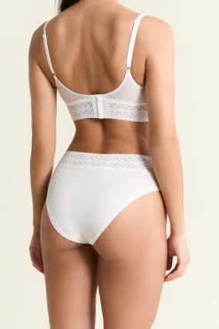 Braguita de maternidad con detalles de encaje