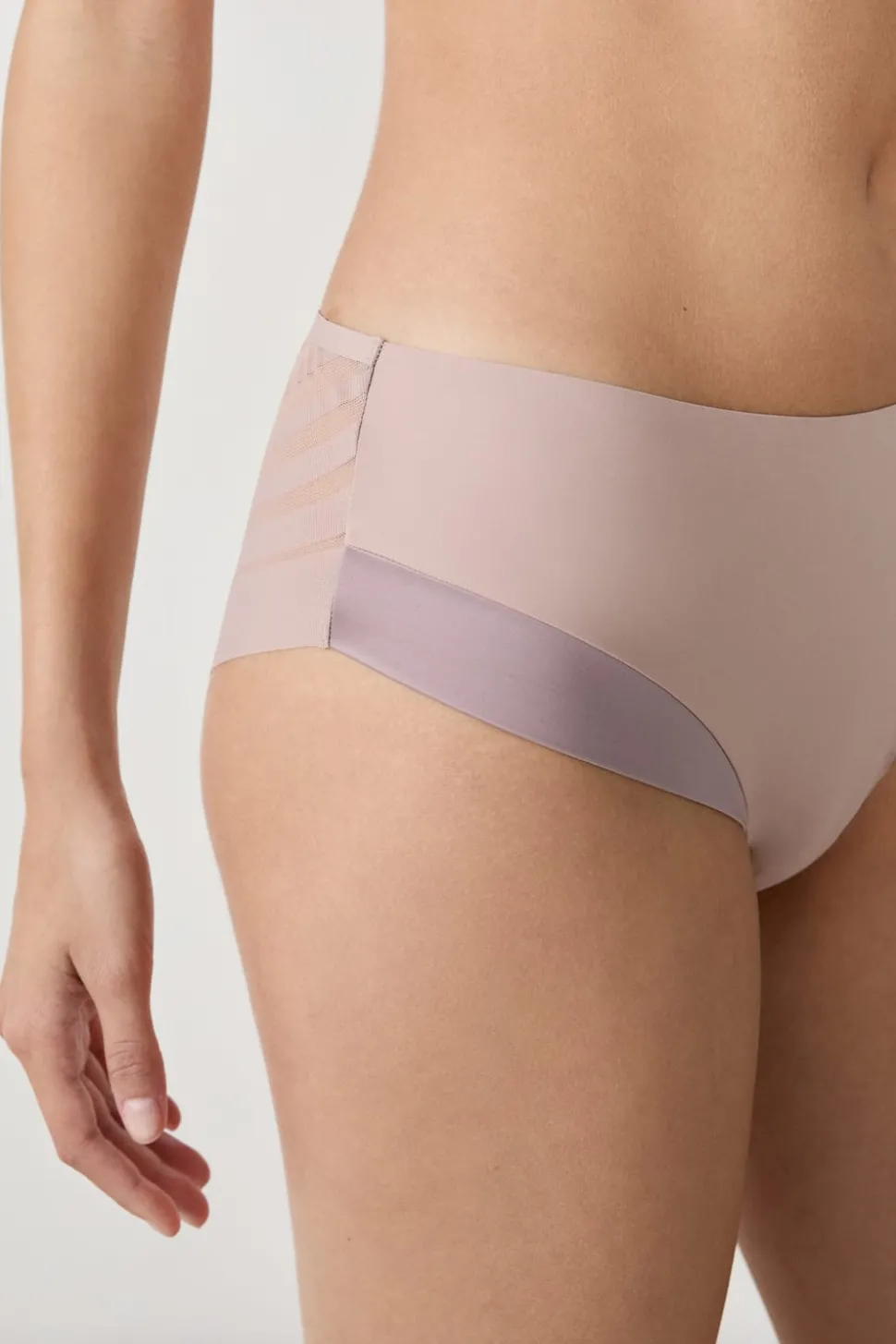 Braguita de microfibra satinada