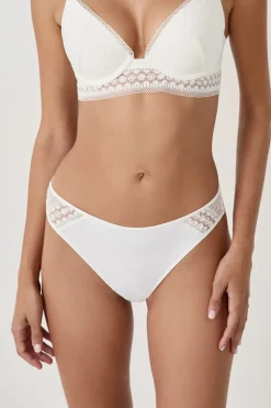 braguitas con detalle de encaje