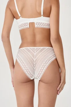 braguitas con detalle de encaje