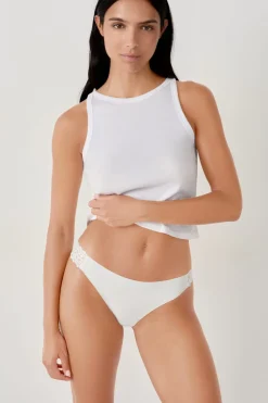 Braguitas de microfibra y encaje