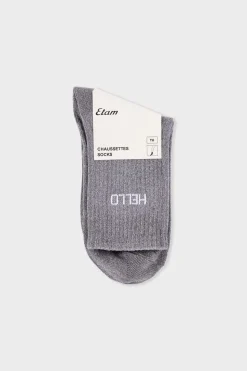 Calcetines irisados con letras