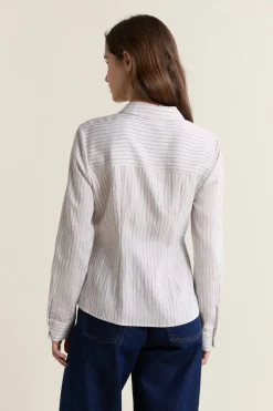 Camisa a rayas estilo cruzada