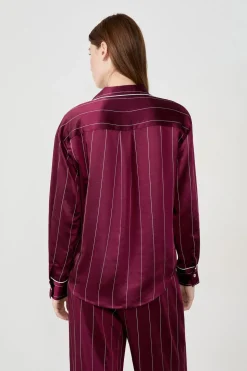 Camisa de pijama a rayas de satén