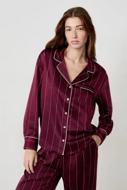 Camisa de pijama a rayas de satén