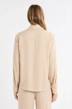 Camisa de pijama a rayas con estampado de perros