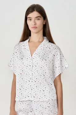 Camisa de pijama de satén con estampado de corazones