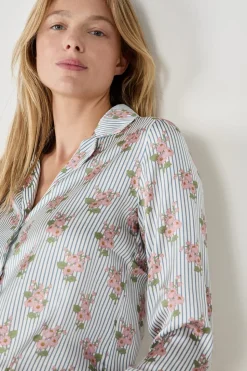 Camisa de pijama satinada con estampado floral