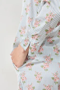 Camisa de pijama satinada con estampado floral