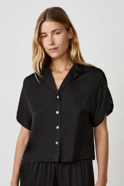 Camisa de satén de manga corta