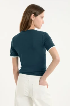 Camiseta con cuello en V y algodón