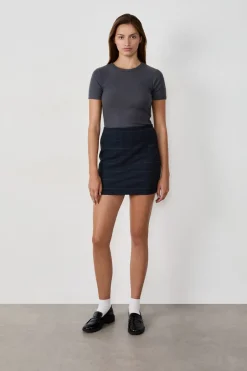 Camiseta de cuello redondo y manga corta