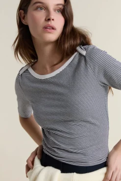 Camiseta de cuello redondo a rayas