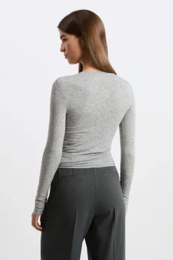 Camiseta de cuello redondo con lana