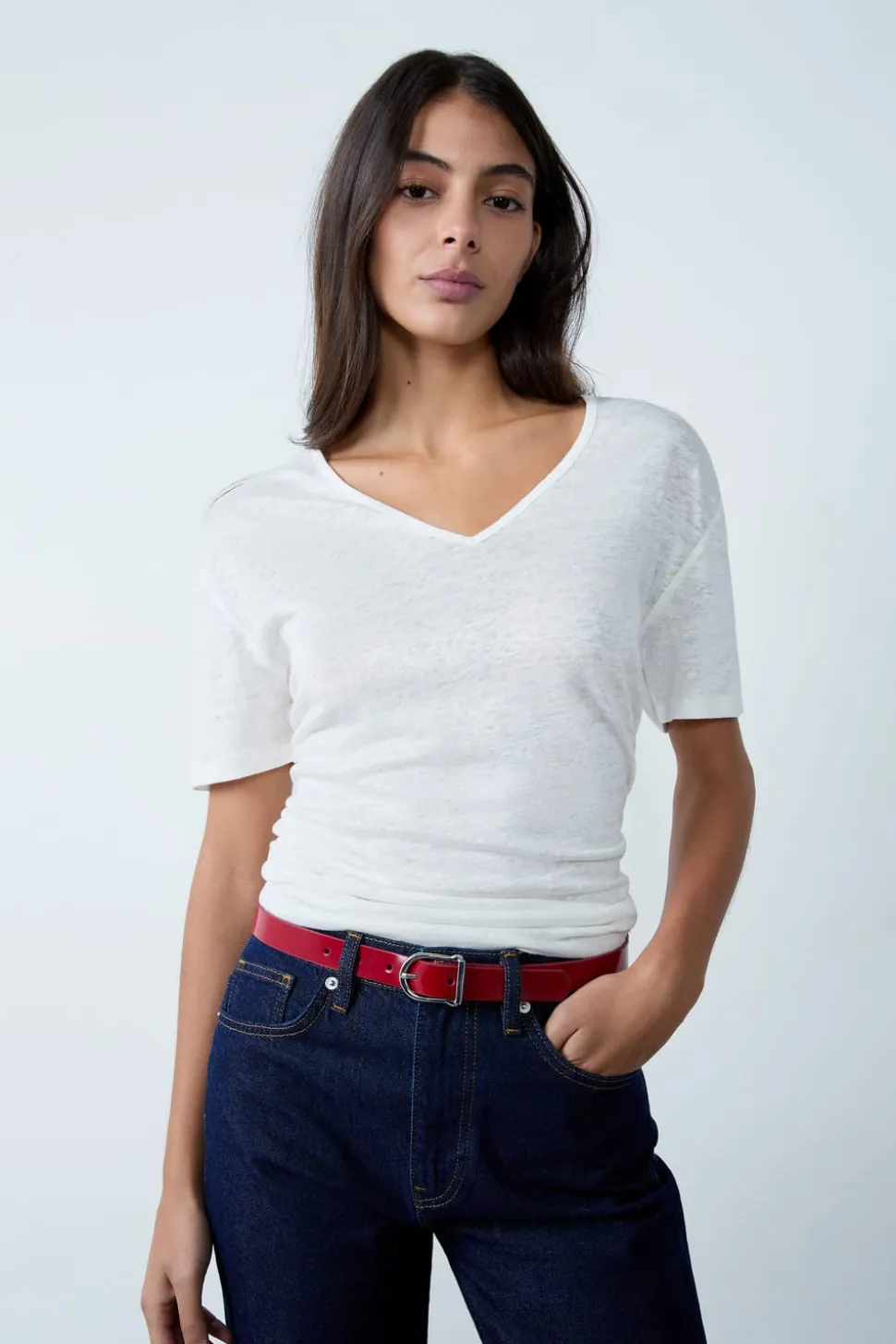 Camiseta de lino con cuello en V