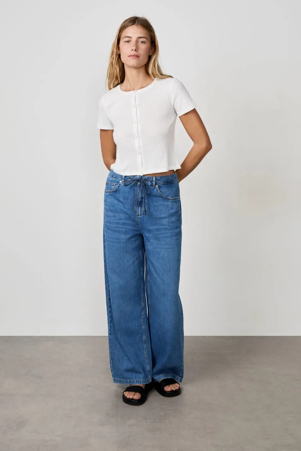 Camiseta de manga corta con botones