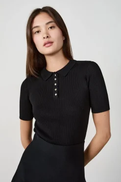 camiseta de manga corta de canalé con cuello abotonado