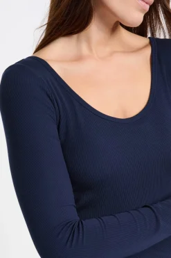 Camiseta de manga larga con cuello bailarina y sujetador integrado