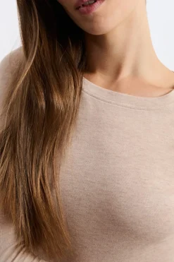 Camiseta de manga larga y cuello redondo