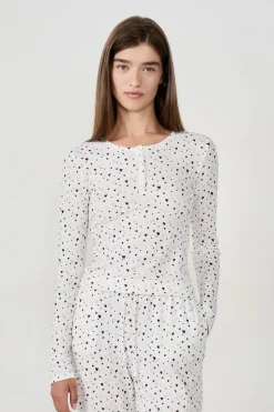 Camiseta de pijama con estampado de corazones