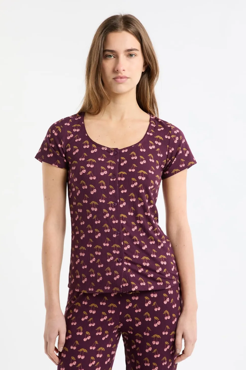 Camiseta de pijama con estampado de cerezas