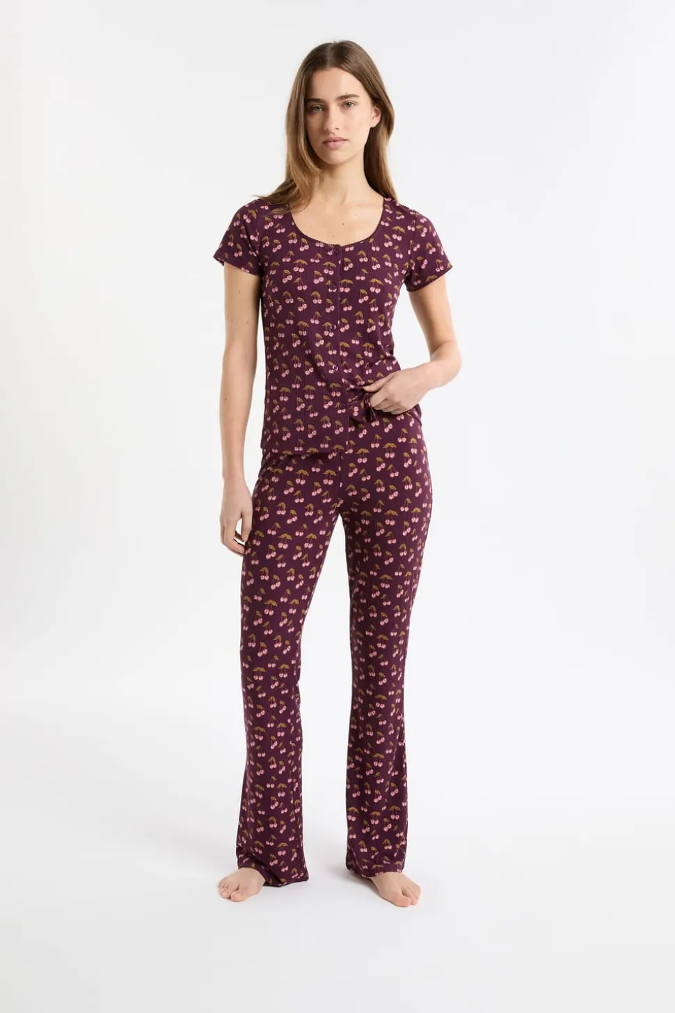 Camiseta de pijama con estampado de cerezas