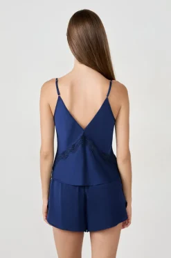 Camiseta interior con tirantes finos de satén