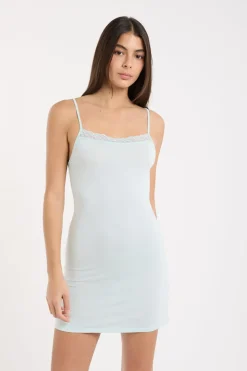 Camisón con detalles de encaje