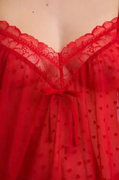 Camisón de tul con estampado de corazones