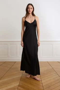 Camisón largo con detalles bordados