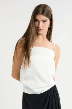 Caraco satiné à fines bretelles