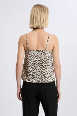 Caraco satiné à fines bretelles imprimé léopard