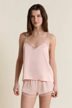 Caraco satiné avec détails brodés