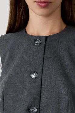 Chaleco corto sin mangas